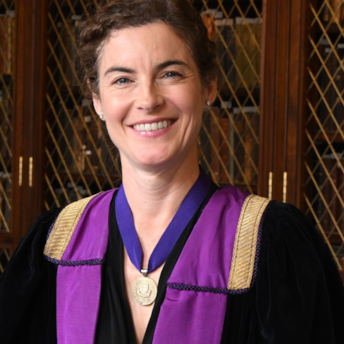 Dr Jennifer Martin headshot